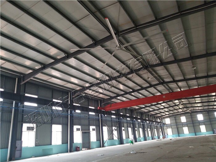 為什么安裝大型工業(yè)吊扇為廠房降溫的企業(yè)越來越多了？